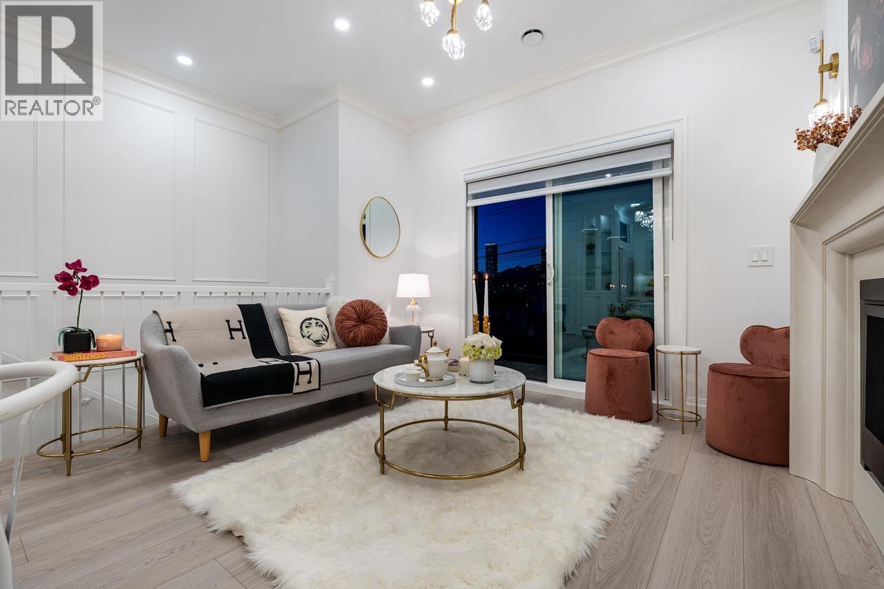5138 Dominion Street, Burnaby, BC - Indoor Photo Showing Living Room With Fireplace
