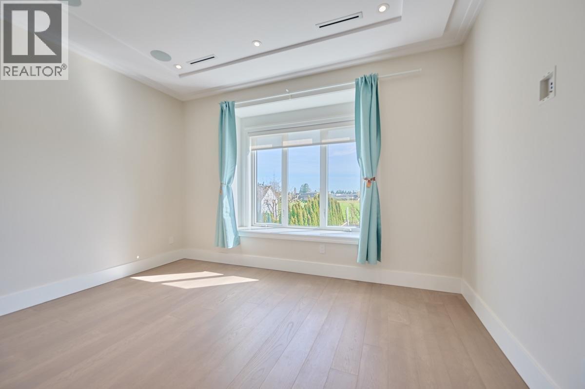 7680 Steveston Highway, Richmond, BC - Indoor Photo Showing Other Room