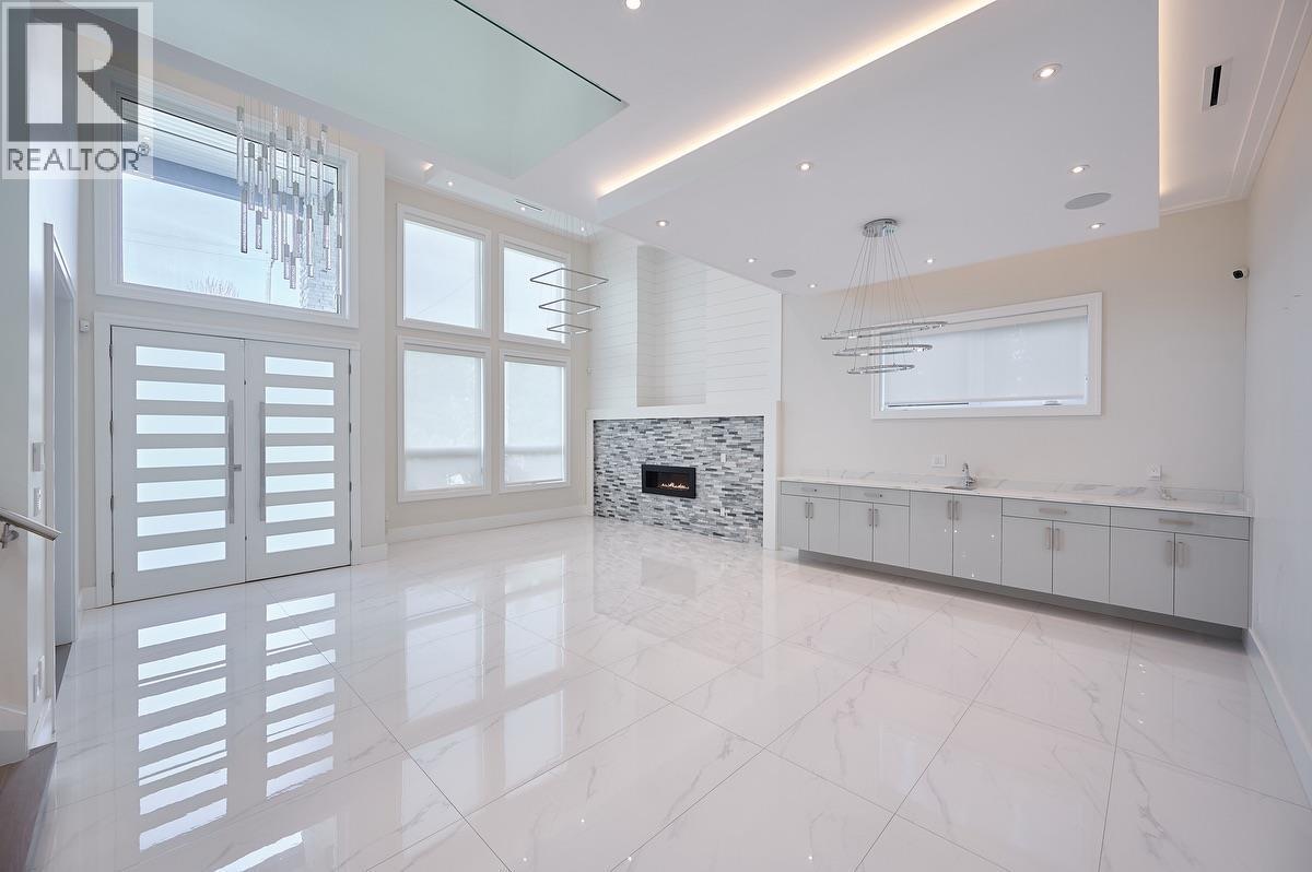 7680 Steveston Highway, Richmond, BC - Indoor Photo Showing Other Room