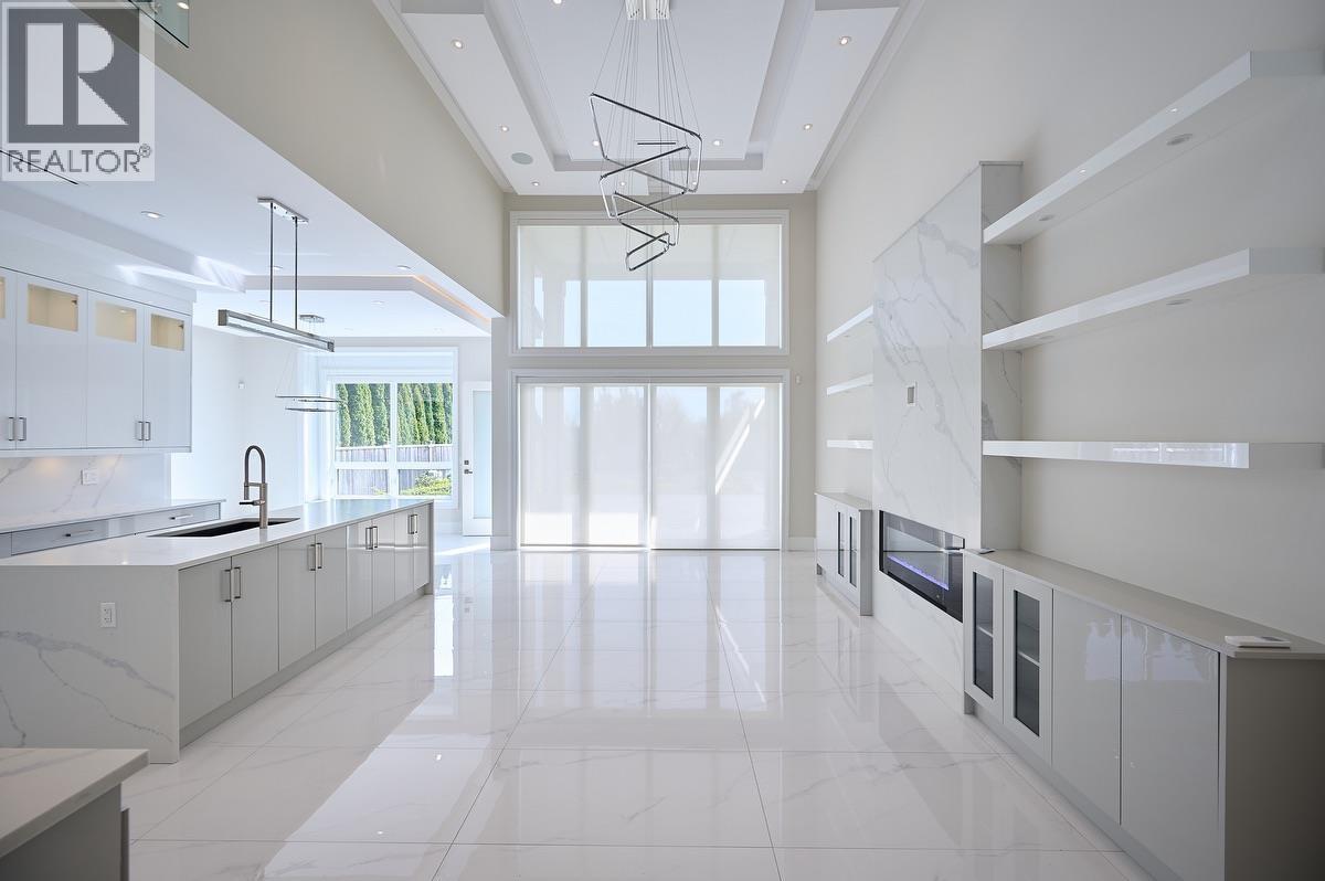 7680 Steveston Highway, Richmond, BC - Indoor Photo Showing Other Room