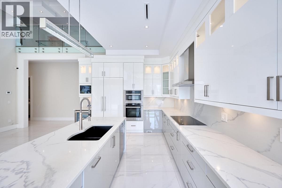 7680 Steveston Highway, Richmond, BC - Indoor Photo Showing Kitchen With Double Sink With Upgraded Kitchen