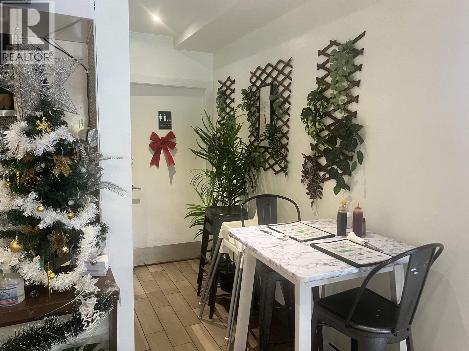 4901 Kingsway, Burnaby, BC