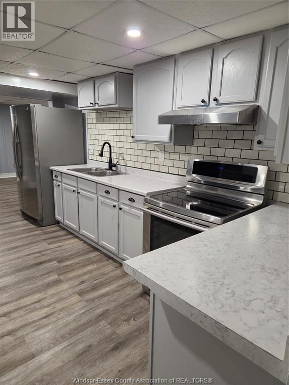 1665 Grand Marais Unit# Lower, Windsor, ON - Indoor Photo Showing Kitchen