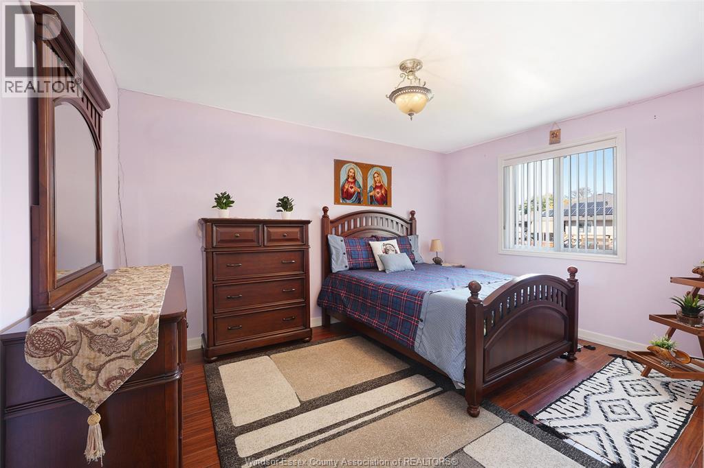 1454 Clover Avenue, Windsor, ON - Indoor Photo Showing Bedroom