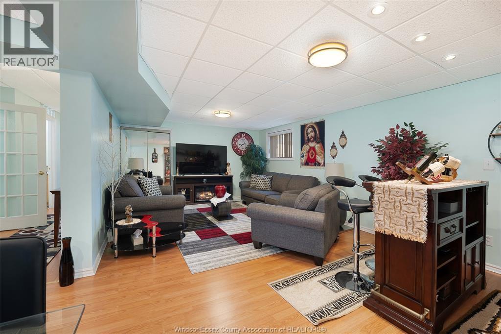 1454 Clover Avenue, Windsor, ON - Indoor Photo Showing Other Room