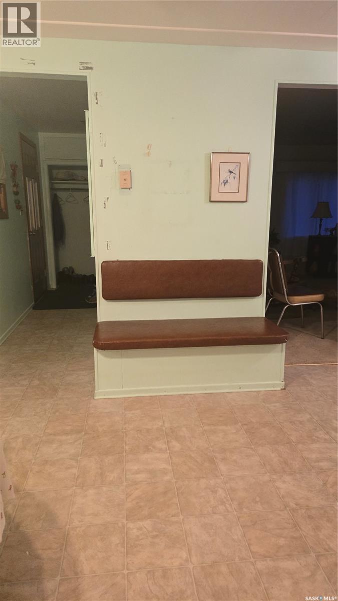 832 Peters Avenue, Oxbow, SK - Indoor Photo Showing Other Room