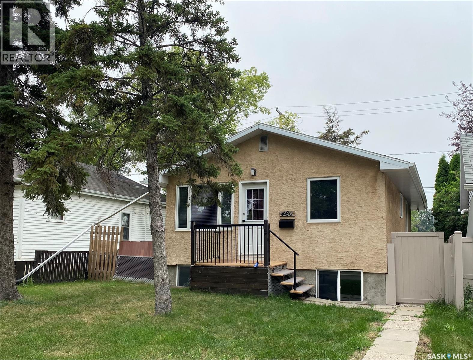 460 Wascana Street, Regina, SK - Outdoor