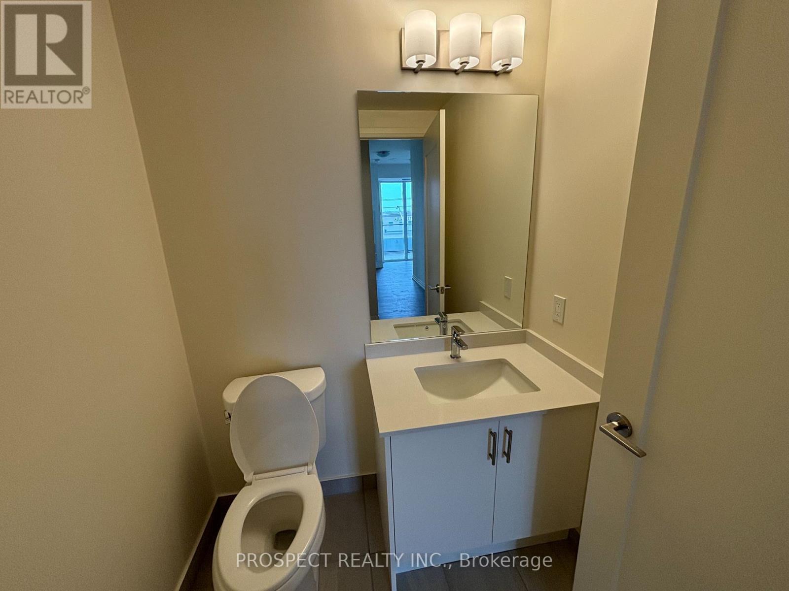 305 - 8960 Jane Street, Vaughan, ON - Indoor Photo Showing Bathroom