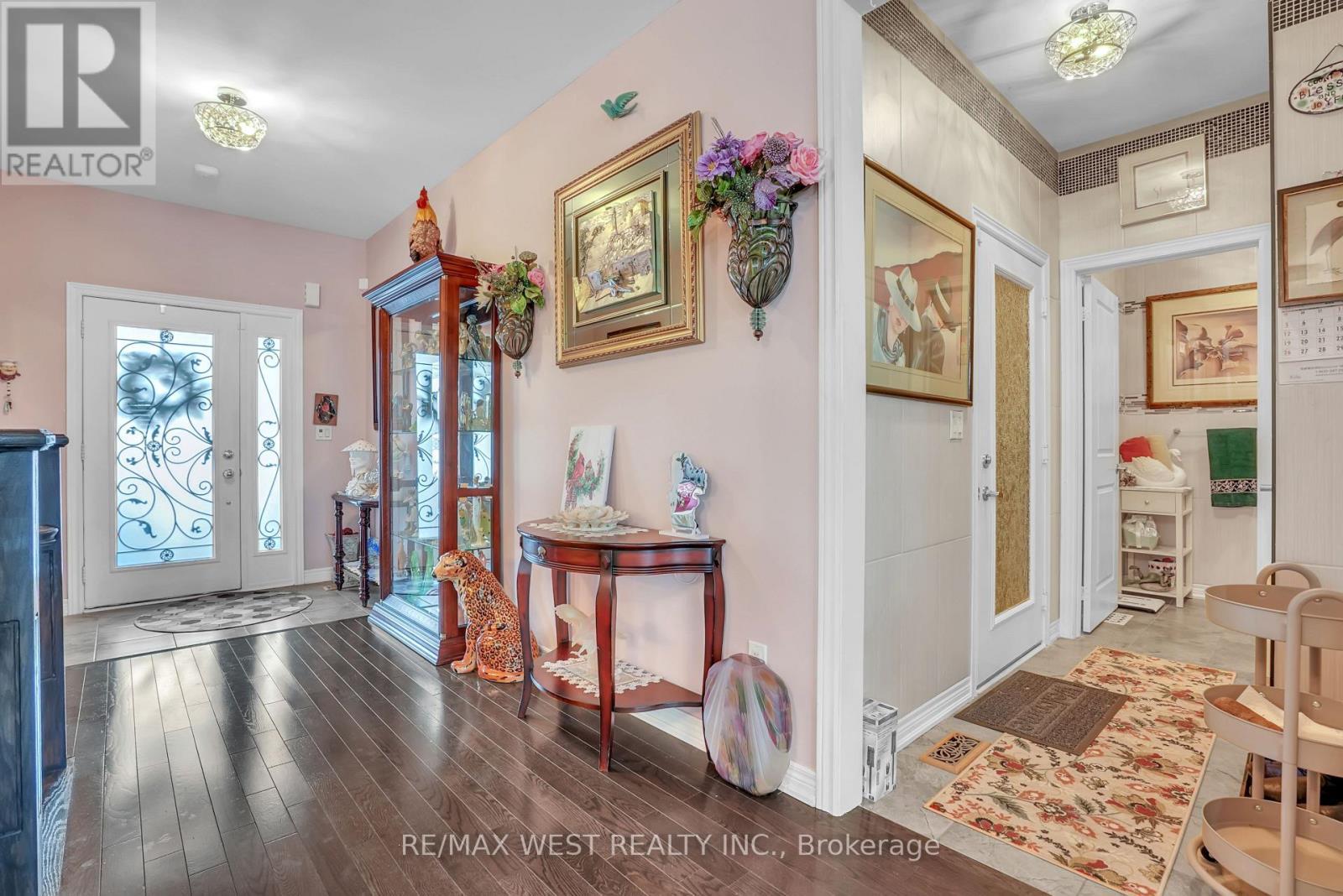 126 Kingsmere Crescent, New Tecumseth, ON - Indoor Photo Showing Other Room