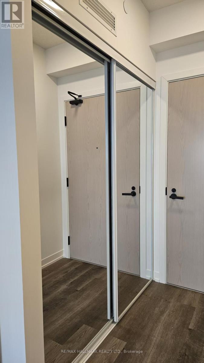 1910 - 8 Interchange Way, Vaughan, ON - Indoor Photo Showing Other Room