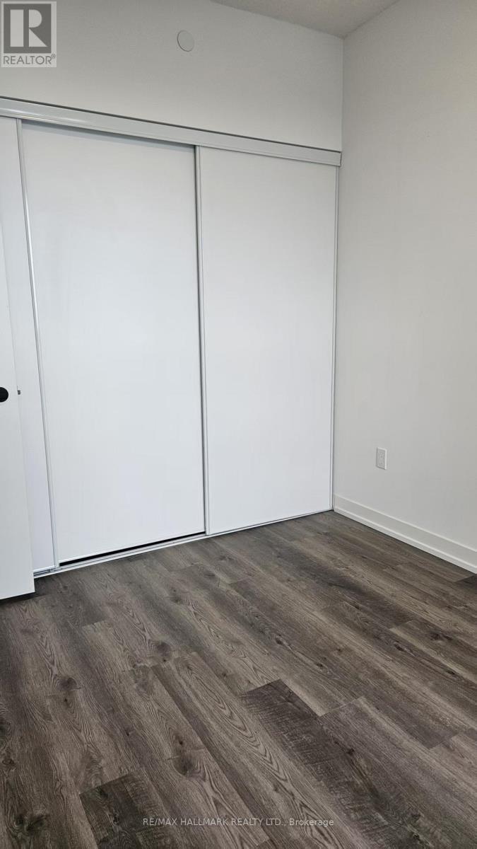 1010 - 8 Interchnage Way, Vaughan, ON - Indoor Photo Showing Other Room