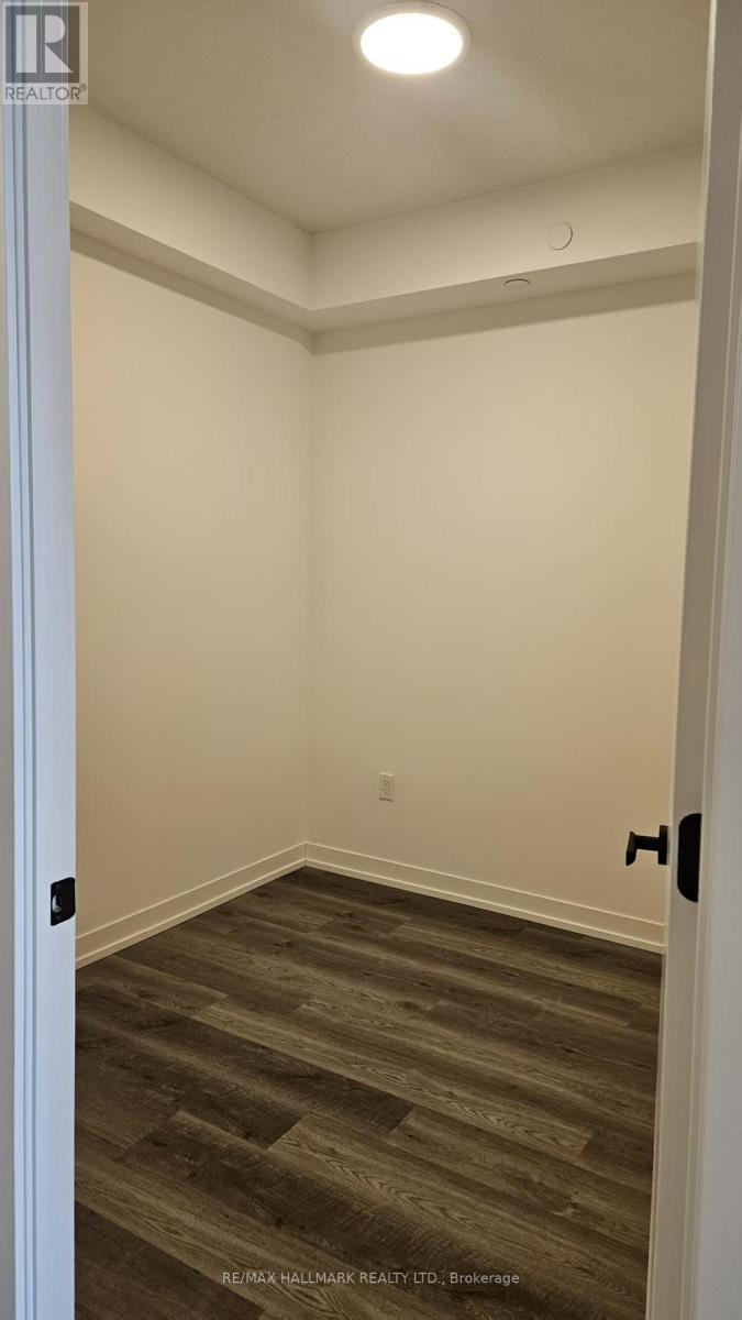 1010 - 8 Interchnage Way, Vaughan, ON - Indoor Photo Showing Other Room