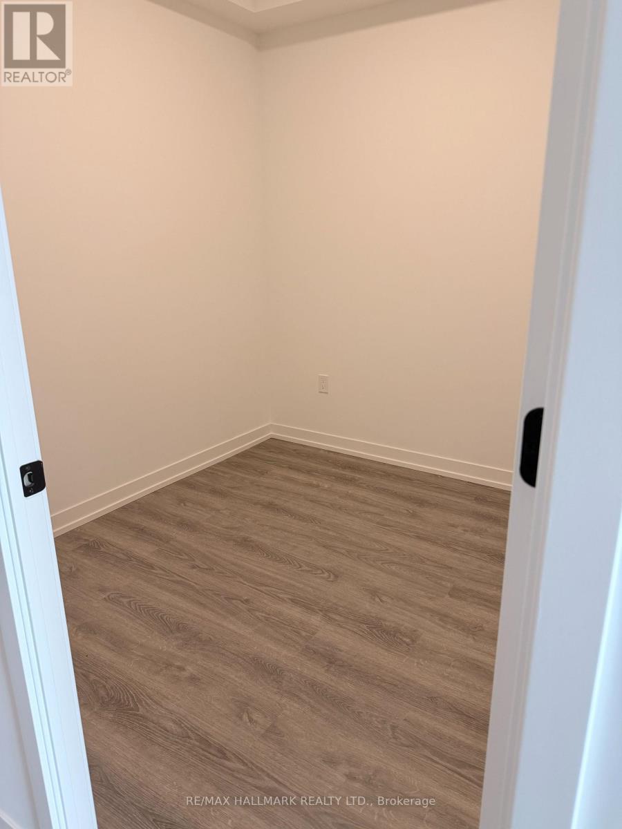 1010 - 8 Interchnage Way, Vaughan, ON - Indoor Photo Showing Other Room