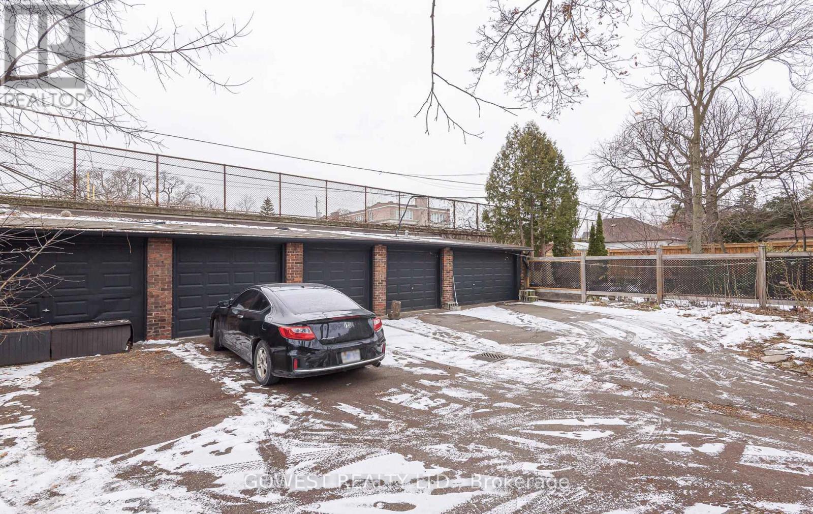 5 - 312 Quebec Avenue, Toronto, ON - Outdoor