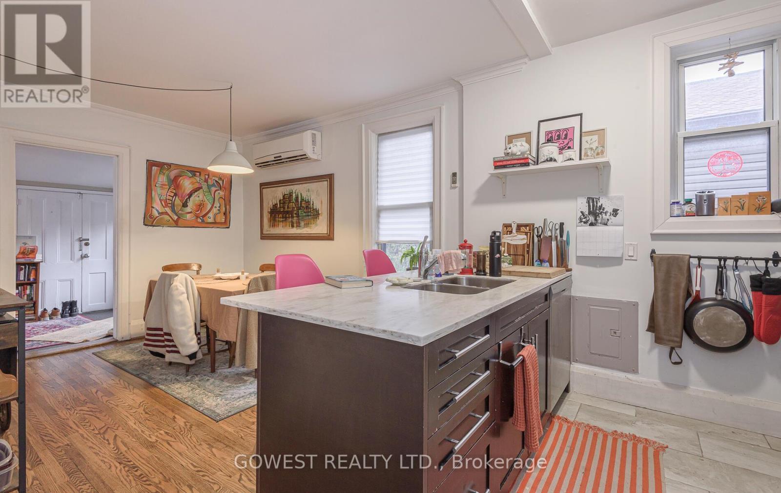 5 - 312 Quebec Avenue, Toronto, ON - Indoor