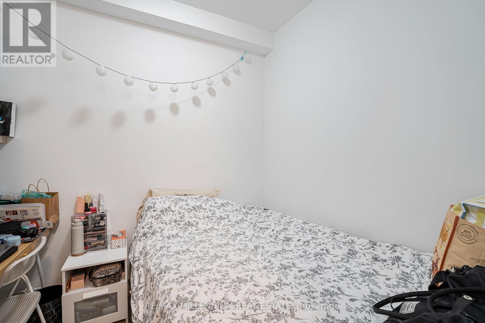 316 - 65 Annie Craig Drive N, Toronto, ON - Indoor Photo Showing Bedroom