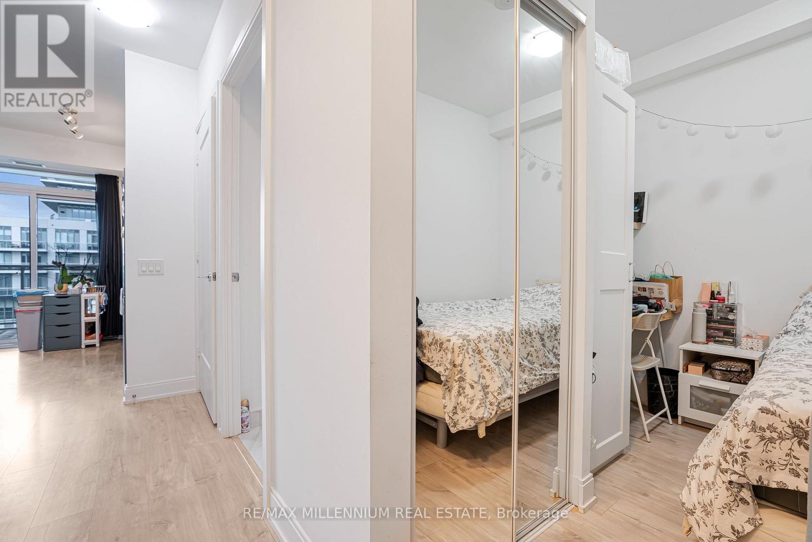 316 - 65 Annie Craig Drive N, Toronto, ON - Indoor