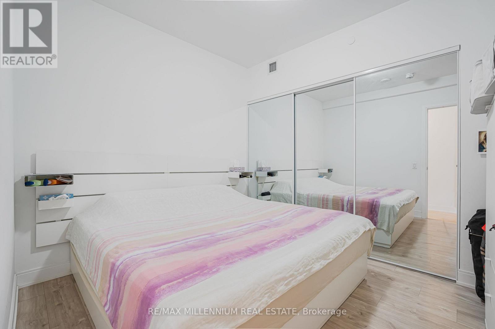 316 - 65 Annie Craig Drive N, Toronto, ON - Indoor Photo Showing Bedroom