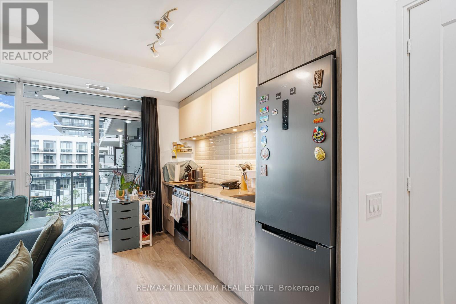 316 - 65 Annie Craig Drive N, Toronto, ON - Indoor Photo Showing Kitchen