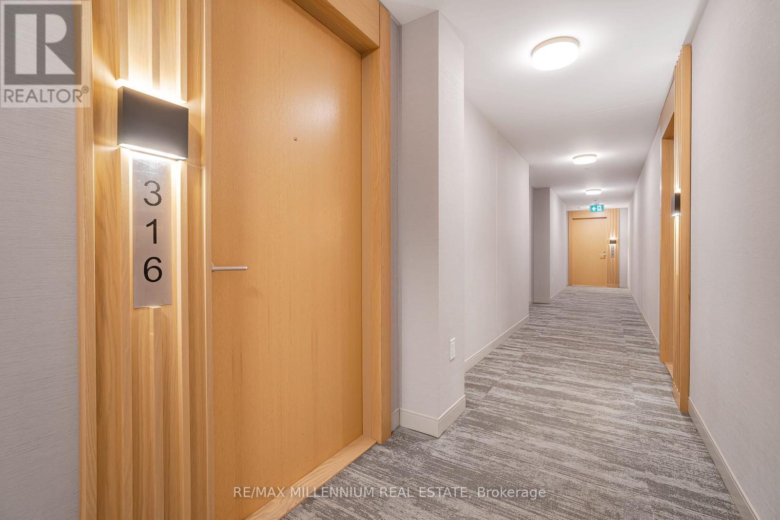 316 - 65 Annie Craig Drive N, Toronto, ON - Indoor Photo Showing Other Room