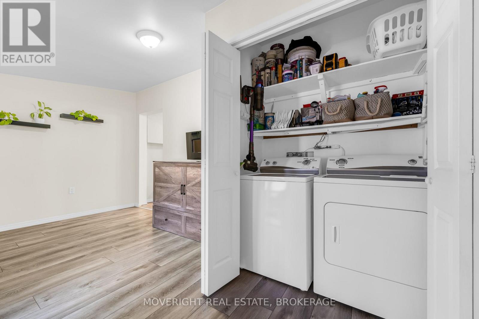 57 Dieppe Road, St. Catharines (Facer), ON - Indoor Photo Showing Laundry Room