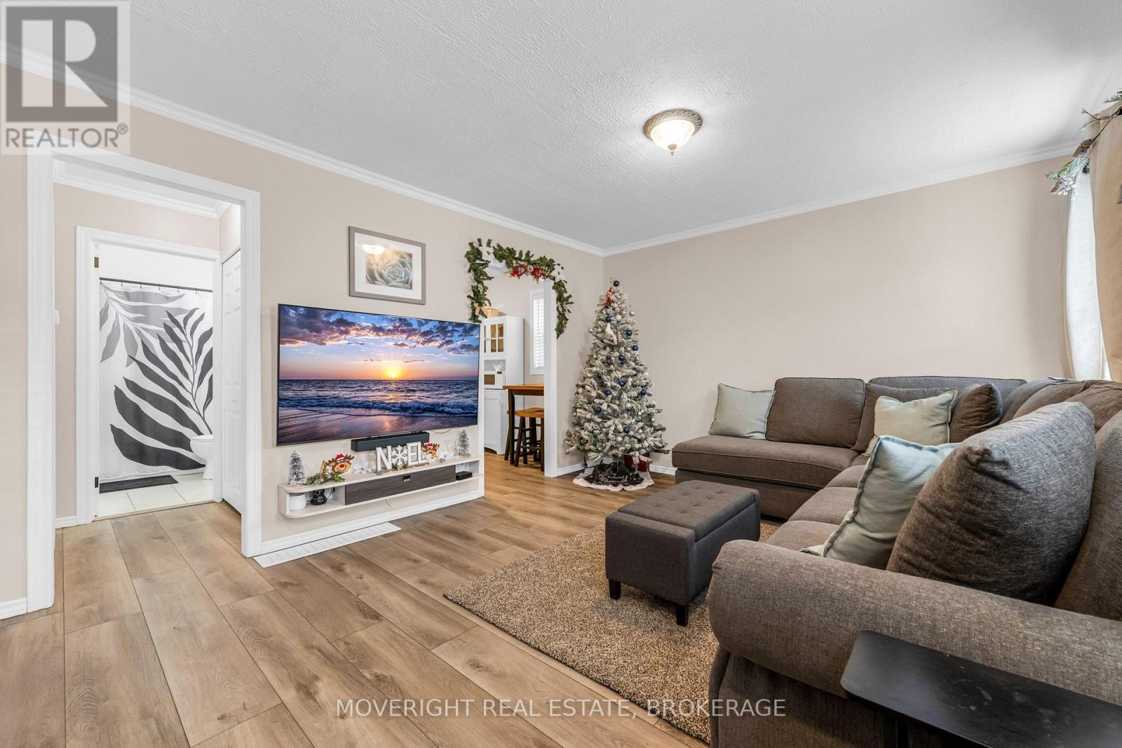 57 Dieppe Road, St. Catharines (Facer), ON - Indoor Photo Showing Living Room