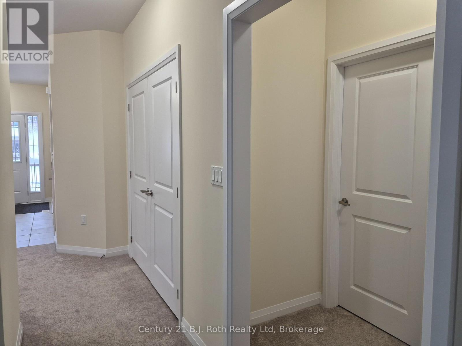 18 Revol Road, Penetanguishene, ON - Indoor Photo Showing Other Room