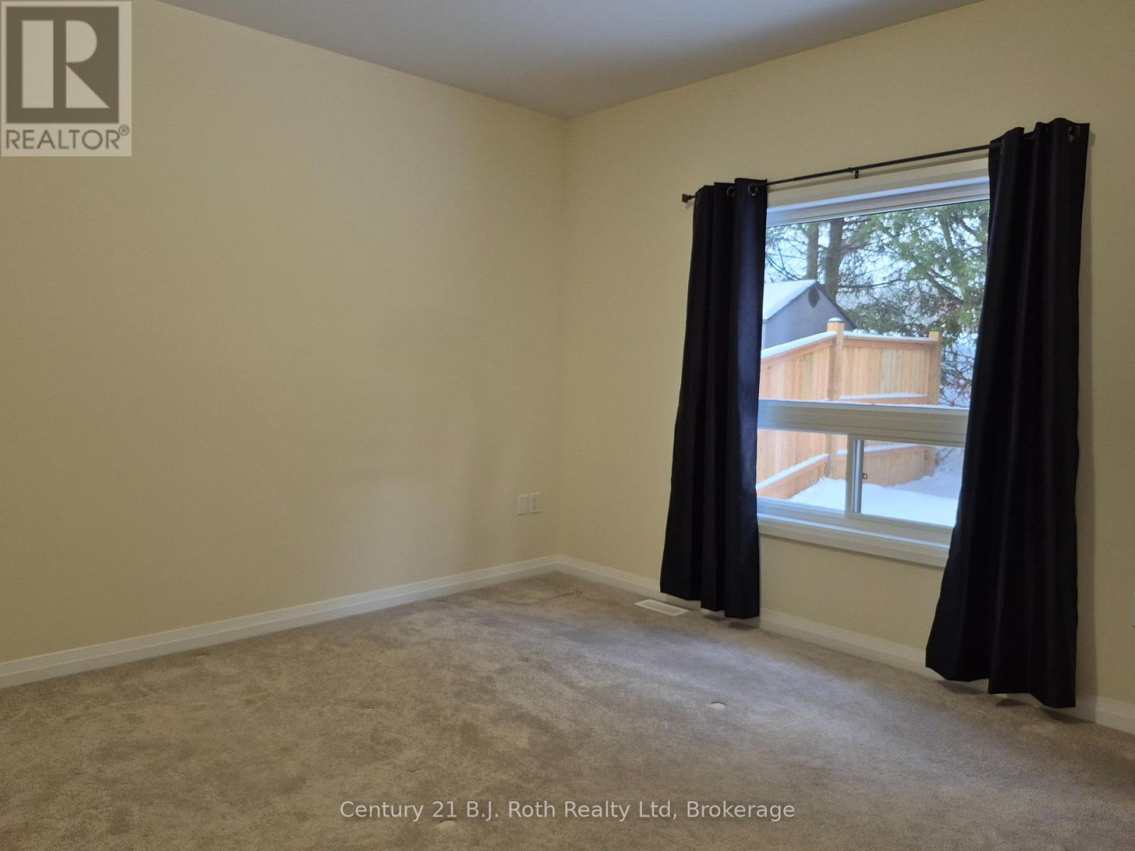 18 Revol Road, Penetanguishene, ON - Indoor Photo Showing Other Room