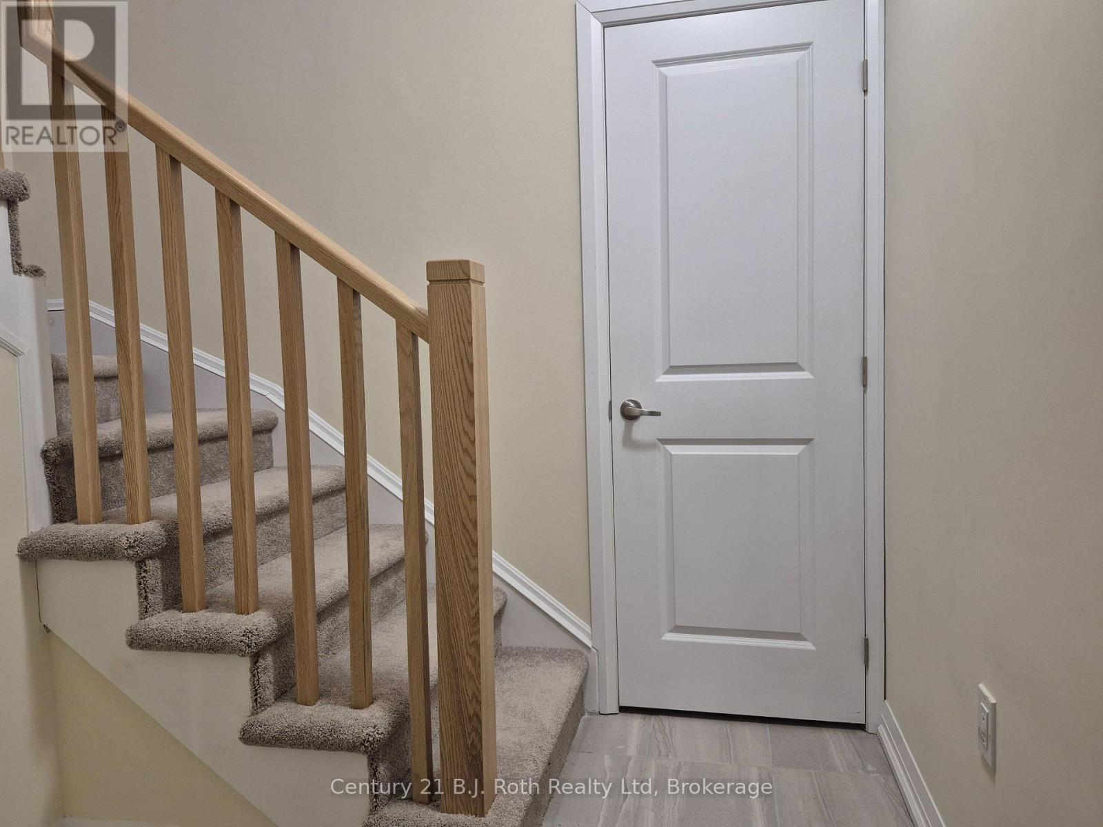 18 Revol Road, Penetanguishene, ON - Indoor Photo Showing Other Room