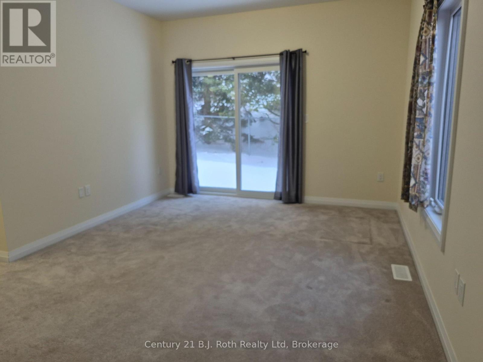 18 Revol Road, Penetanguishene, ON - Indoor Photo Showing Other Room