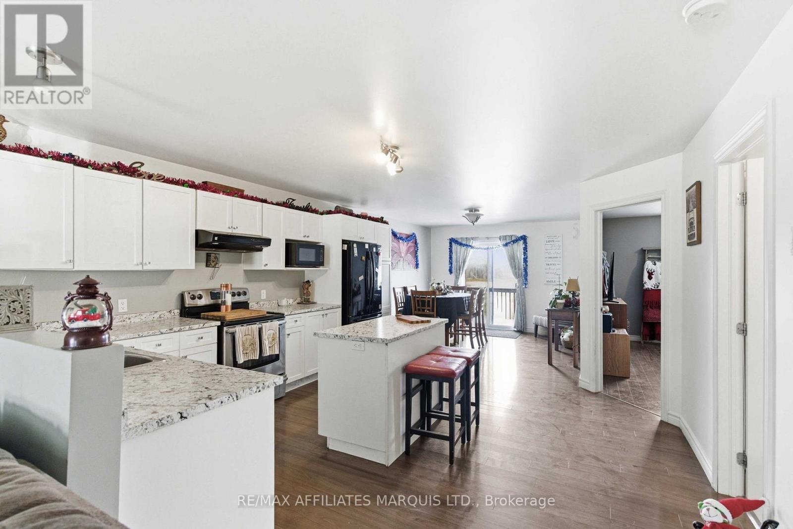 109 French Avenue, South Stormont, ON - Indoor Photo Showing Kitchen