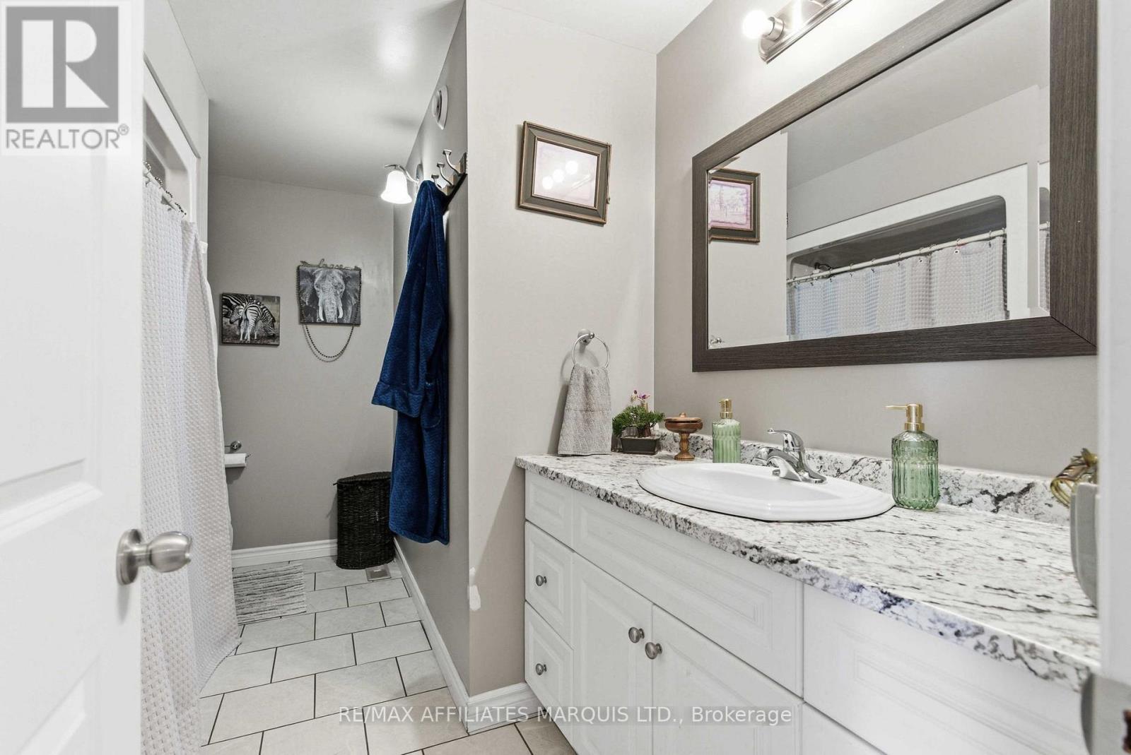 109 French Avenue, South Stormont, ON - Indoor Photo Showing Bathroom
