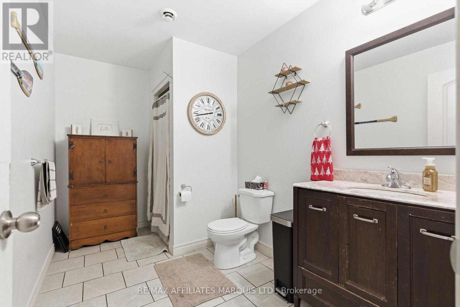 109 French Avenue, South Stormont, ON - Indoor Photo Showing Bathroom