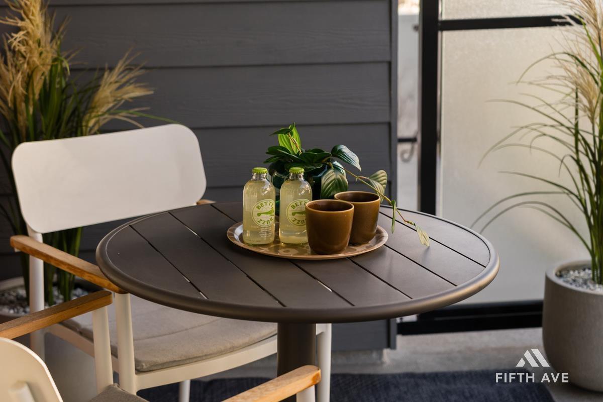 210 30490 Cardinal Avenue, Abbotsford, BC - With Exterior