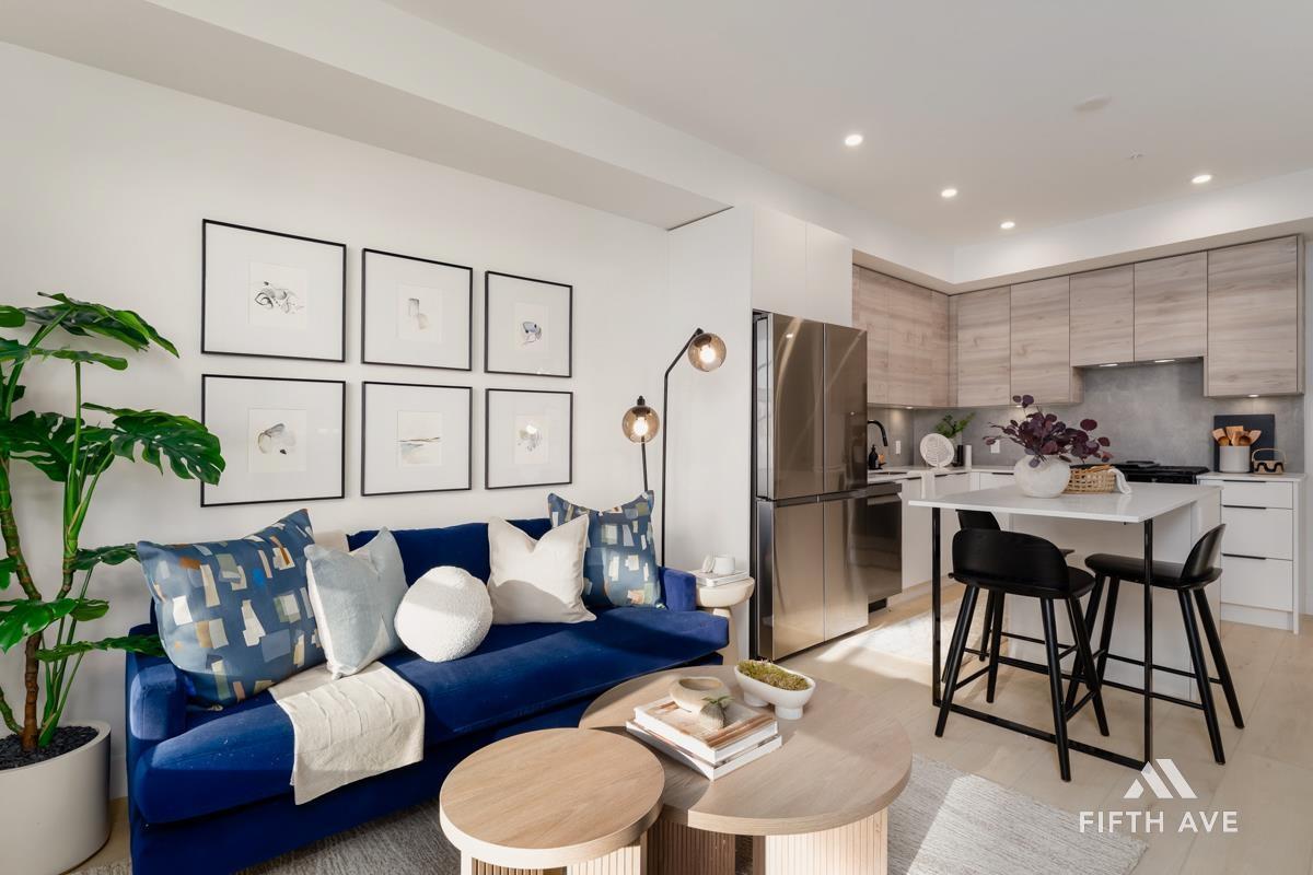 210 30490 Cardinal Avenue, Abbotsford, BC - Indoor