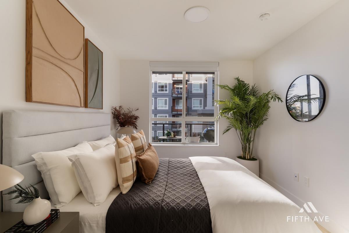 210 30490 Cardinal Avenue, Abbotsford, BC - Indoor Photo Showing Bedroom