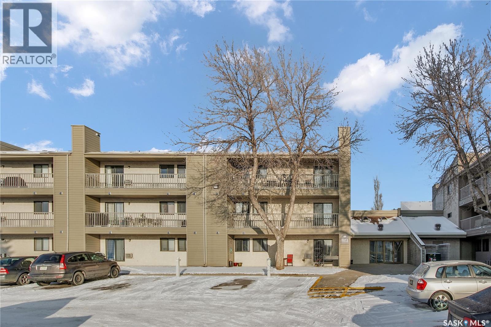 203 207C Tait Place, Saskatoon, SK - Outdoor With Balcony With Facade