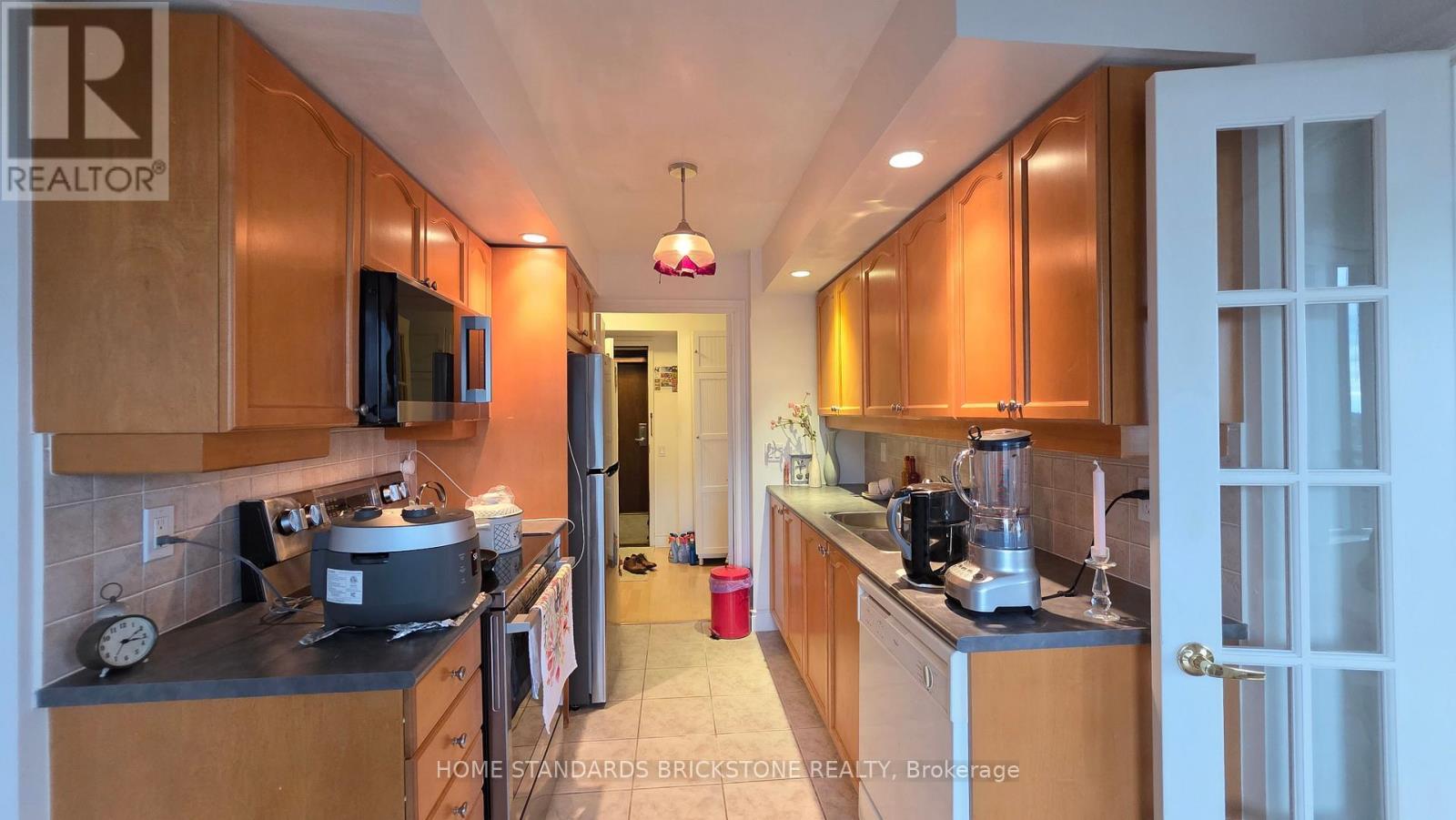 712 - 5 Northtown Way, Toronto, ON - Indoor Photo Showing Kitchen