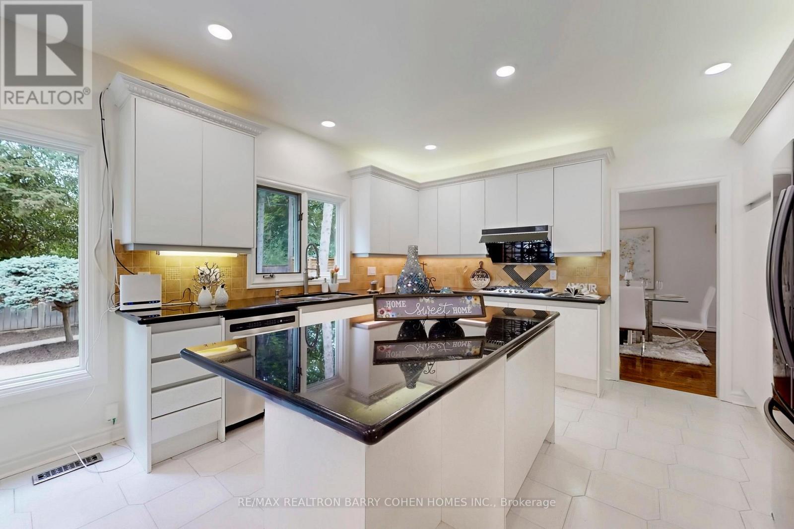 12 Larkfield Drive, Toronto, ON - Indoor Photo Showing Kitchen