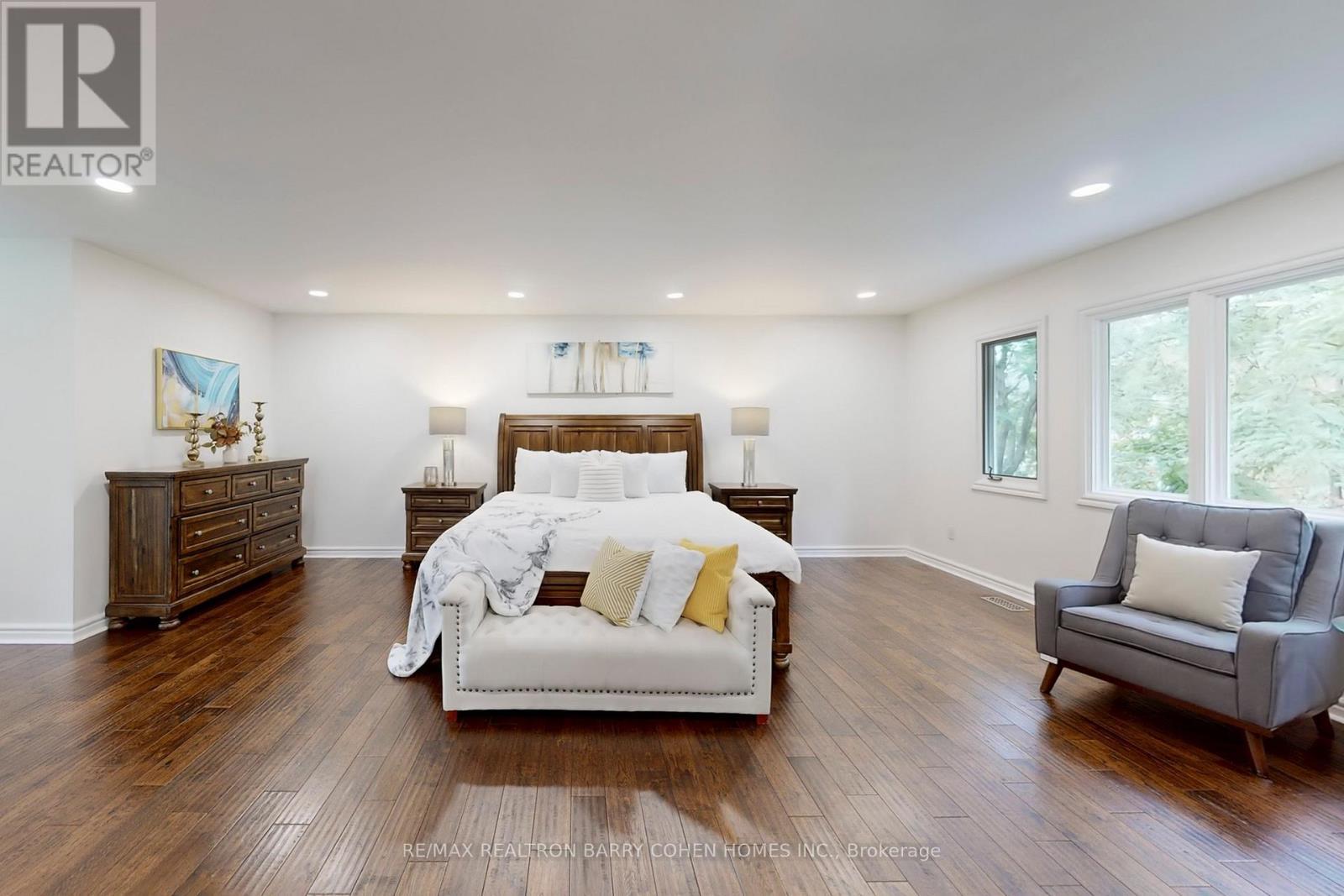 12 Larkfield Drive, Toronto, ON - Indoor