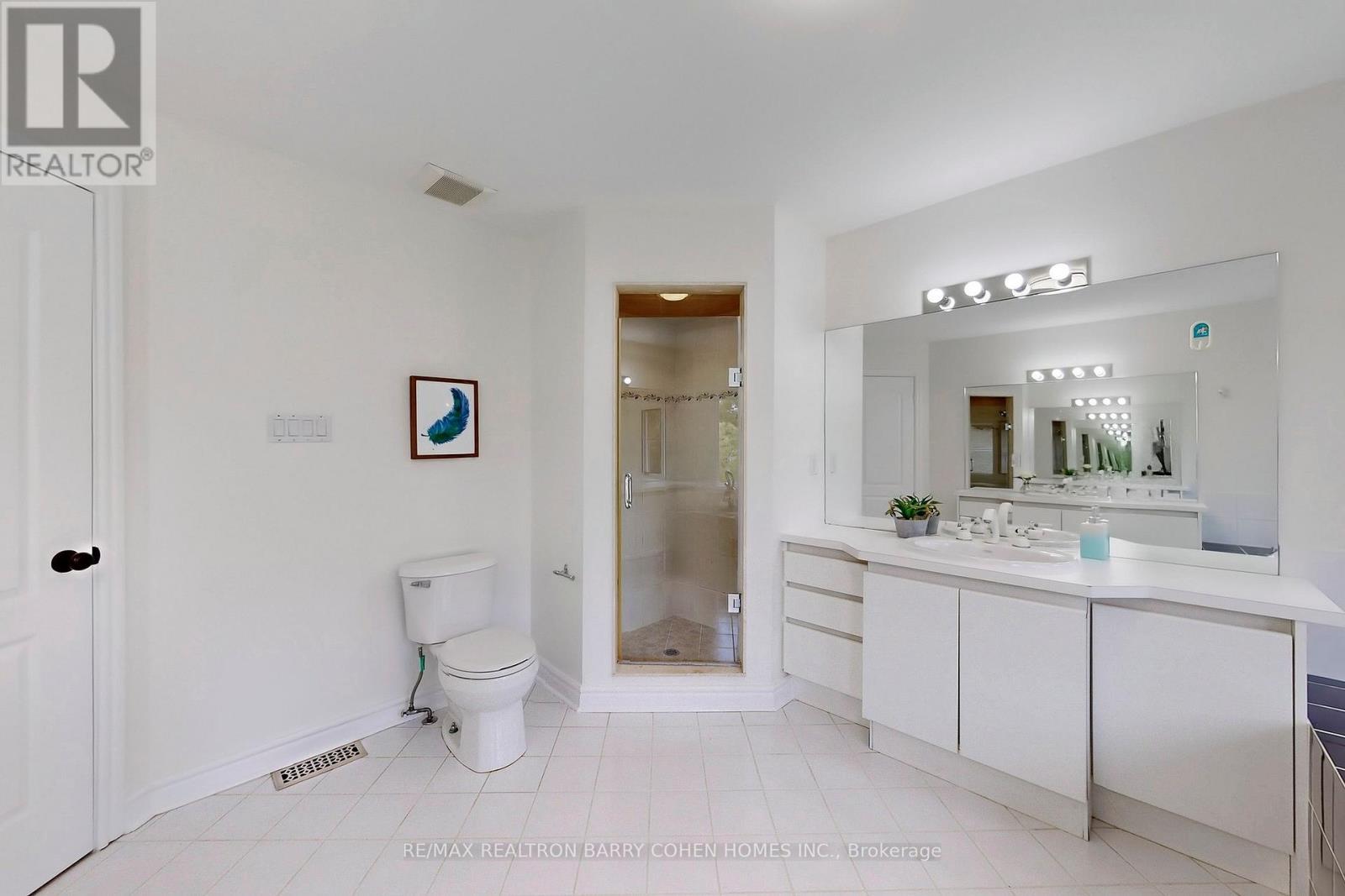 12 Larkfield Drive, Toronto, ON - Indoor Photo Showing Bathroom