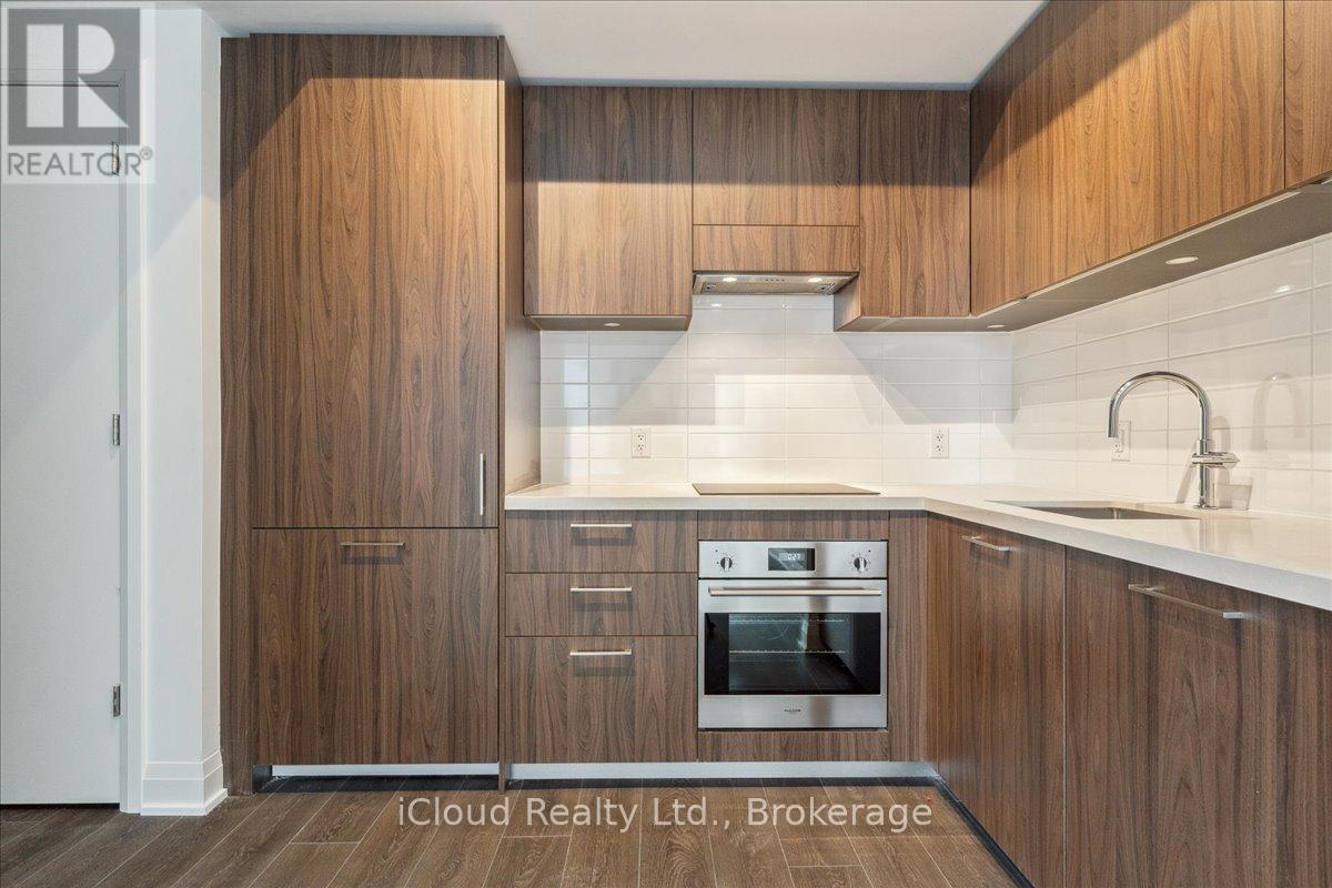 1012 - 33 Frederick Todd Way, Toronto, ON - Indoor Photo Showing Kitchen With Upgraded Kitchen