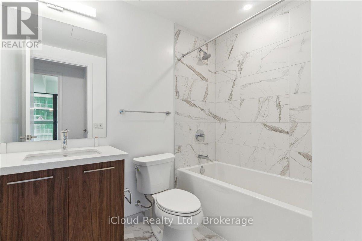 1012 - 33 Frederick Todd Way, Toronto, ON - Indoor Photo Showing Bathroom