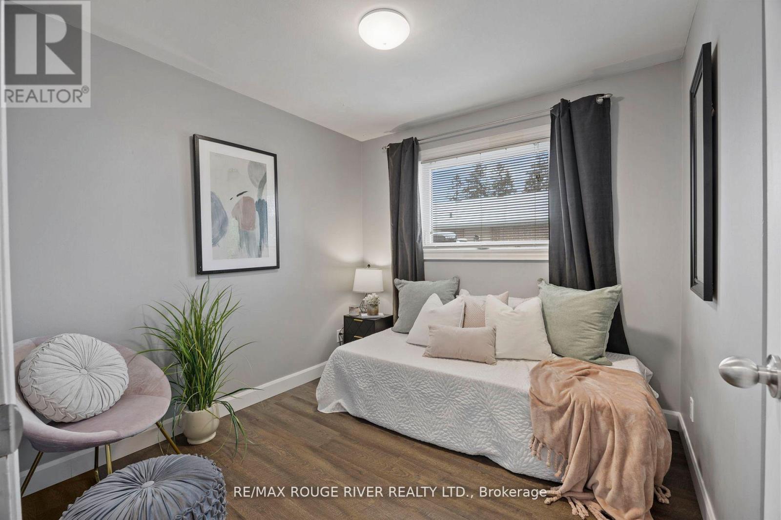 819 Sanok Drive, Pickering, ON - Indoor Photo Showing Bedroom