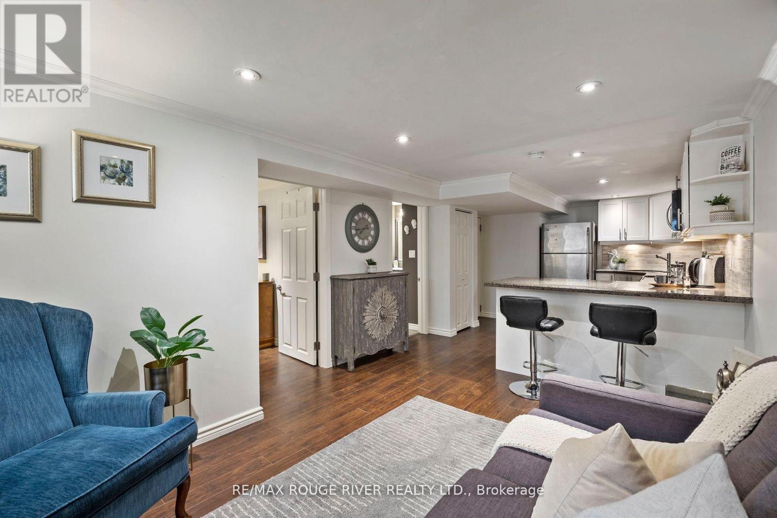 819 Sanok Drive, Pickering, ON - Indoor Photo Showing Living Room