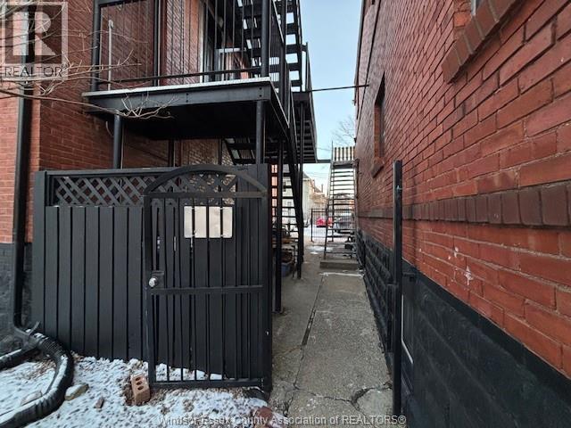 631 Pitt Street Unit# Lower, Windsor, ON - Outdoor