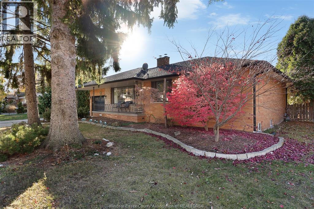 5815 Canada Street, Lasalle, ON - Outdoor