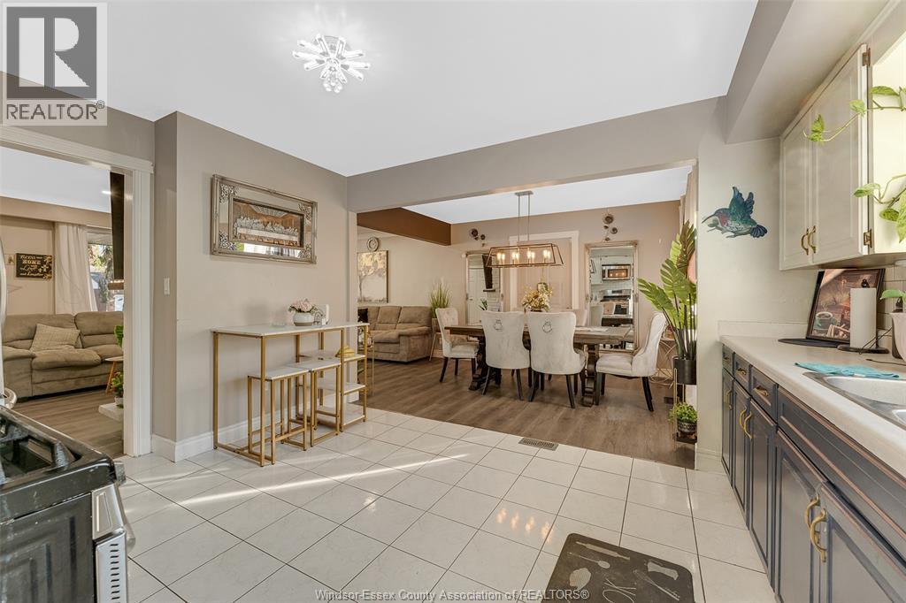 5815 Canada Street, Lasalle, ON - Indoor Photo Showing Kitchen With Double Sink