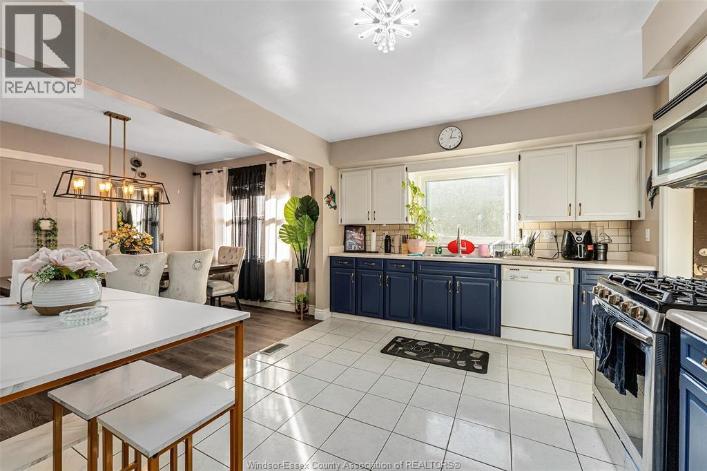 5815 Canada Street, Lasalle, ON - Indoor Photo Showing Other Room