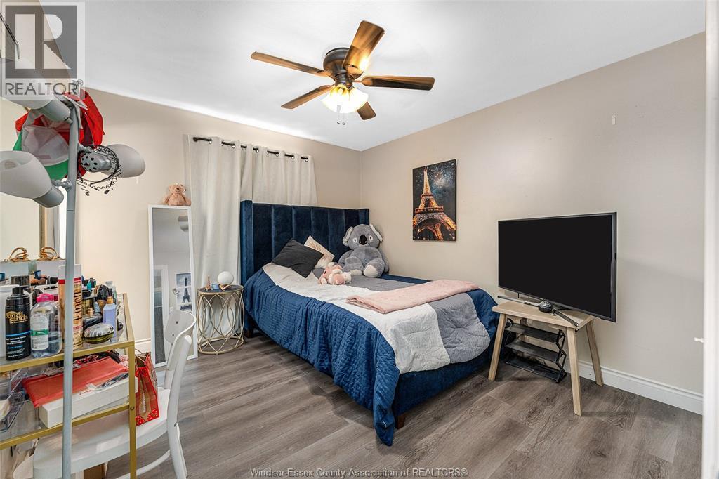 5815 Canada Street, Lasalle, ON - Indoor Photo Showing Bedroom